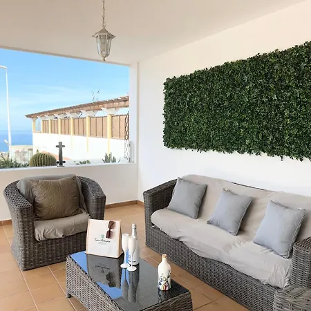 Вилла Amorio A Spacious Modern Getaway With A Private Heated Pool & Sea Views
