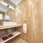 Amorio A Spacious Modern Getaway With A Private Heated Pool & Sea Views Вілла Адехе