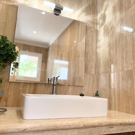 Vila Amorio A Spacious Modern Getaway With A Private Heated Pool & Sea Views