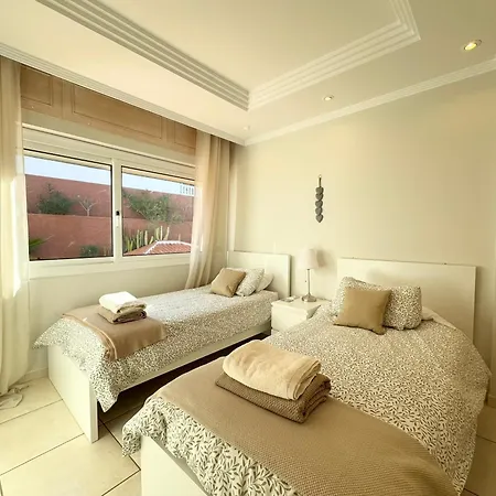 Amorio A Spacious Modern Getaway With A Private Heated Pool & Sea Views