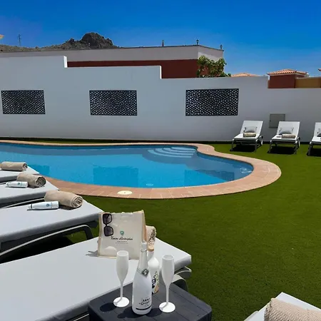Amorio A Spacious Modern Getaway With A Private Heated Pool & Sea Views Вилла
