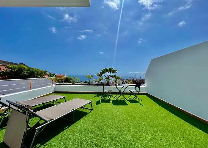 Amorio A Spacious Modern Getaway With A Private Heated Pool & Sea Views