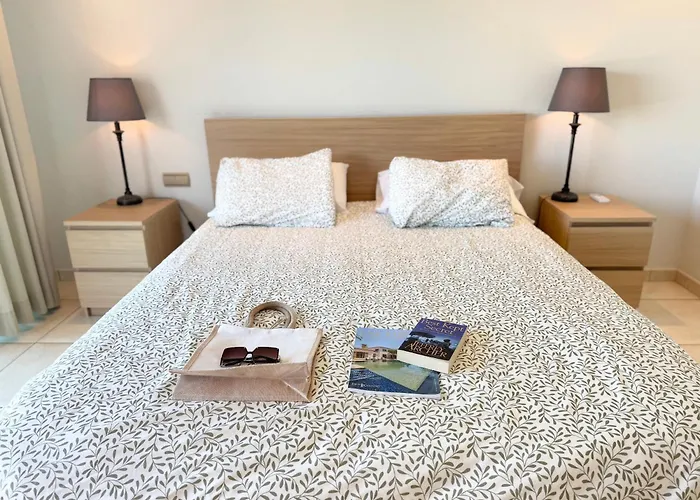 Amorio A Spacious Modern Getaway With A Private Heated Pool & Sea Views Villa