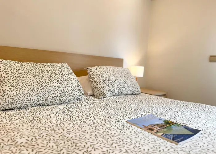 Amorio A Spacious Modern Getaway With A Private Heated Pool & Sea Views Вілла