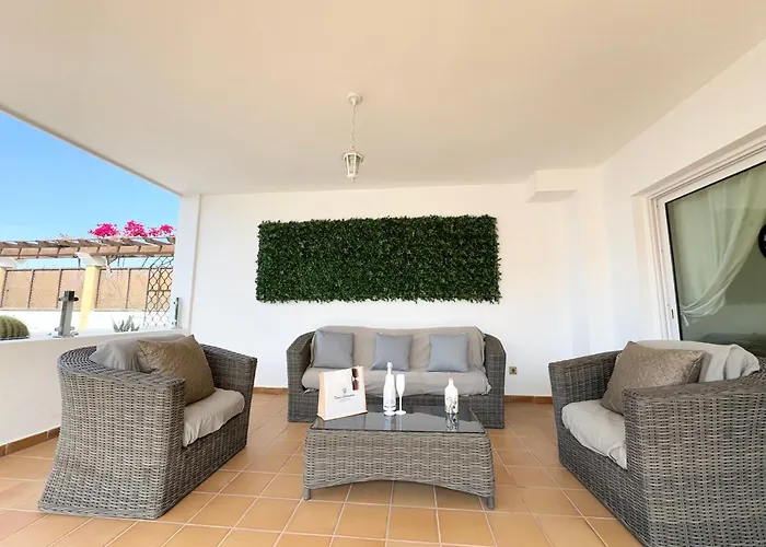 Amorio A Spacious Modern Getaway With A Private Heated Pool & Sea Views