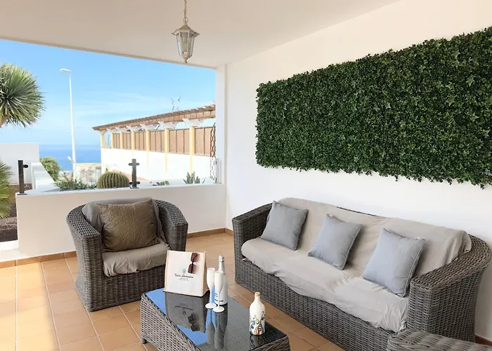 Вілла Amorio A Spacious Modern Getaway With A Private Heated Pool & Sea Views