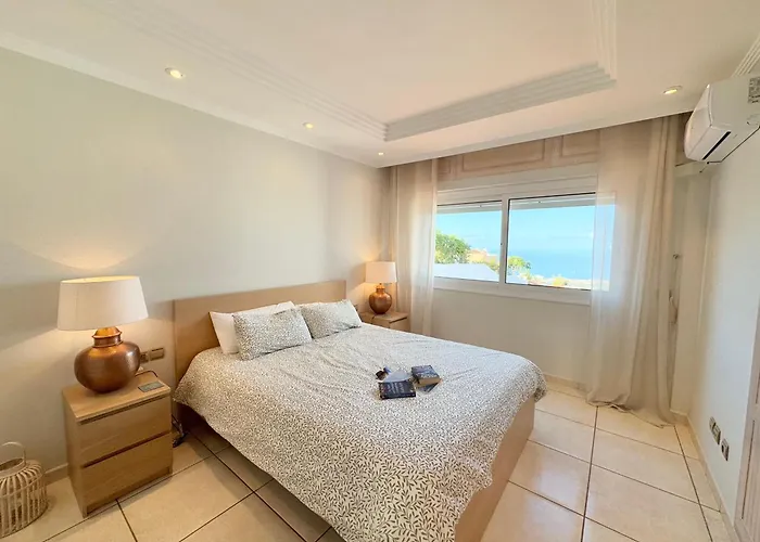 Amorio A Spacious Modern Getaway With A Private Heated Pool & Sea Views * Адехе
