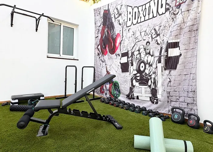 Amorio A Spacious Modern Getaway With A Private Heated Pool & Sea Views Вілла Адехе