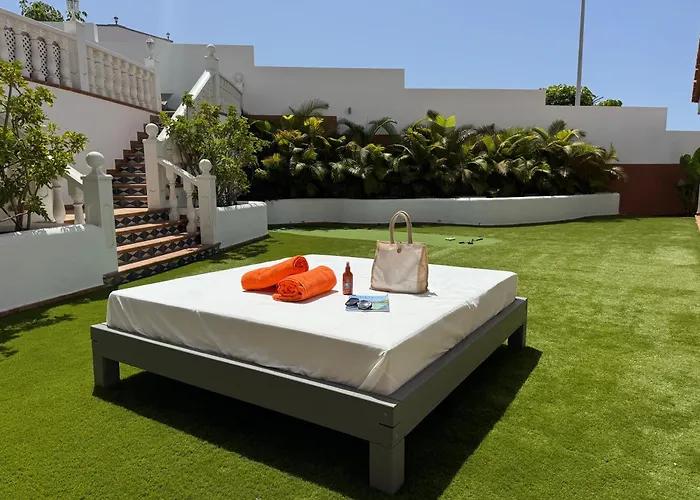 Amorio A Spacious Modern Getaway With A Private Heated Pool & Sea Views Costa Adeje (Tenerife)